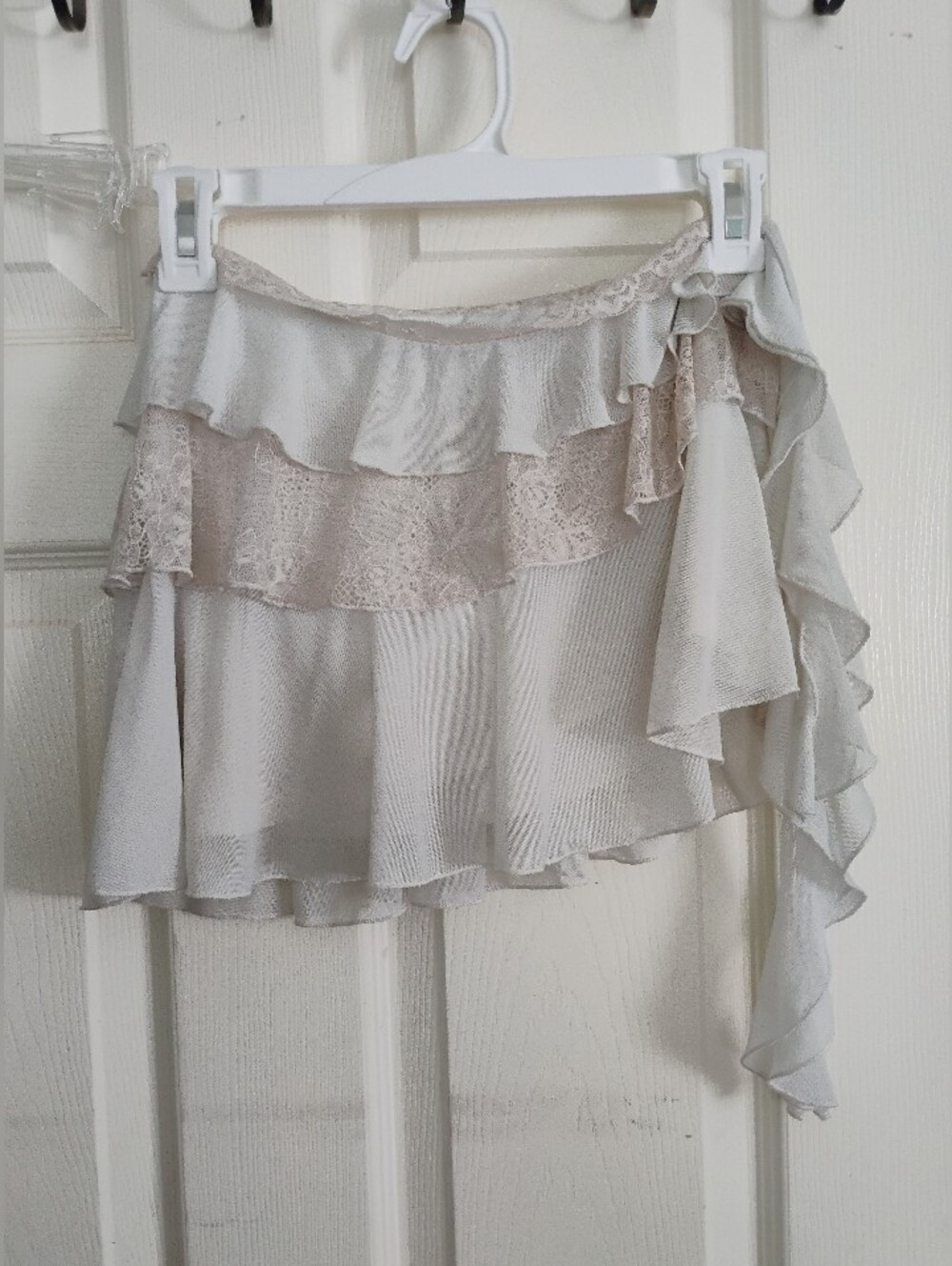 Tiger Mist Mini Skirt Small White Ruffle Asymmetric Fairy Y2K